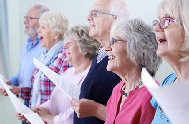 Singing Helps Seniors with Dementia
