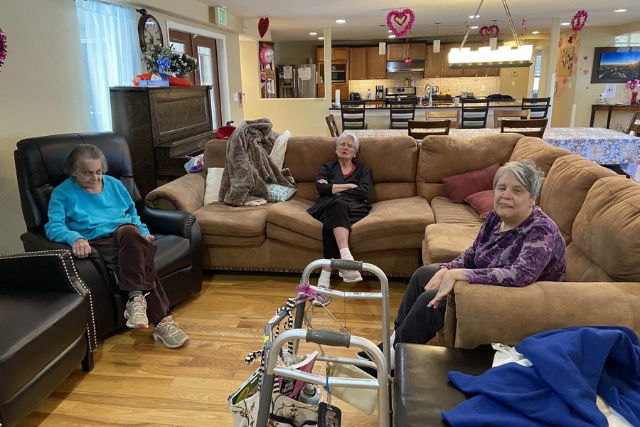 How Assisted Living and Memory Care Help Make New Friends