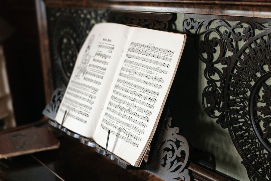 Types of Music for Seniors in Memory Care