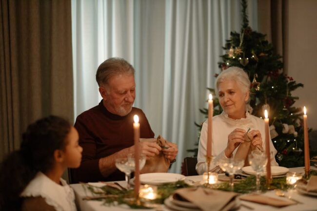 Enjoying Meals with a Loved One with Dementia Enjoying Meals with a Loved One with Dementia