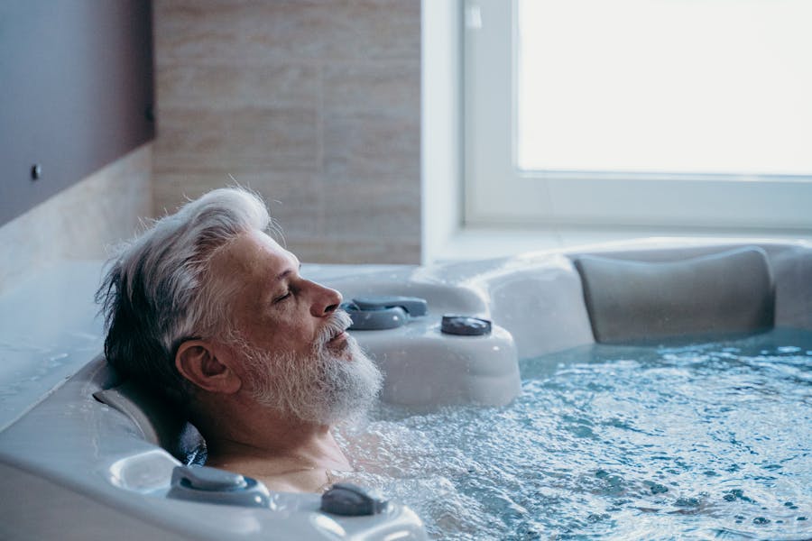 Tips on Bathing Seniors with Dementia 2024