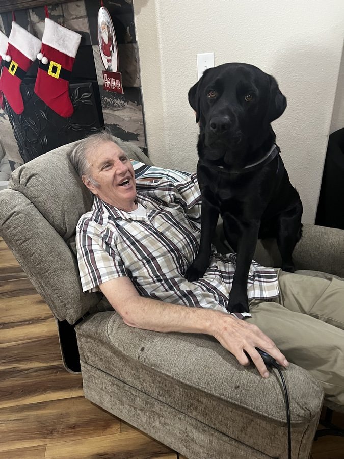 dogs help seniors with dementia